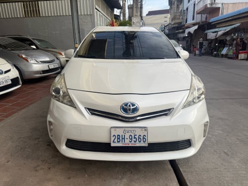 Toyota Pruise V 2012 Options4