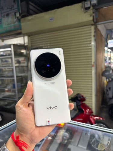 Vivo x100Utra 256G Ram12G Sim2 CH ម៉ាសុីនស្រុីនដូរខ្នង