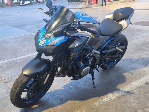 Z900 លក់ប្រញាប់លុយ