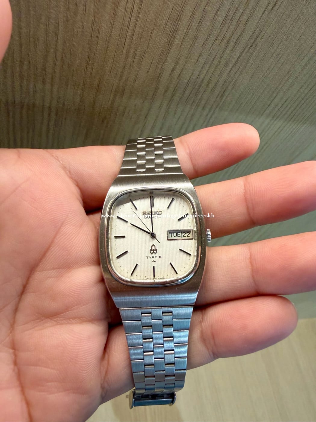 Original Rare Vintage SEIKO TYPE II Quartz Tonneau Linen White Dial JDM 1977 - (Condition 95%)