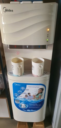 ម៉ាស៊ីនទឹកក្ដៅទឹកត្រជាក់និងទឹកធម្មតាដំណើរការធម្មតានៅថ្មីស្អាតត្រូវការលក់