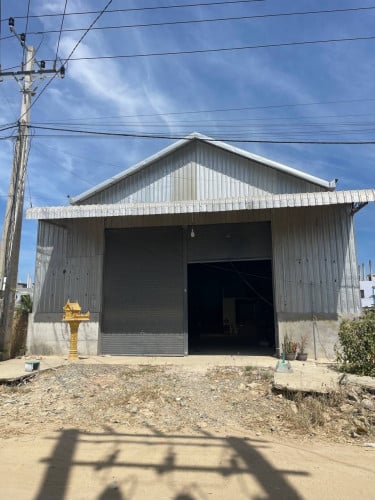 ឃ្លាំងលក់បន្ទាន់