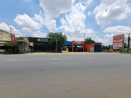 ដីហាងអាជីវកម្មលក់ក្រោមទីផ្សារខ្លាំង