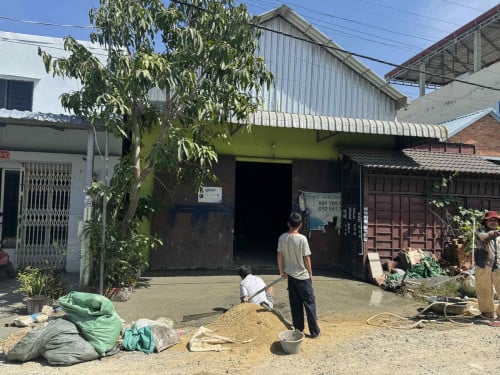 ឃ្លាំងលក់