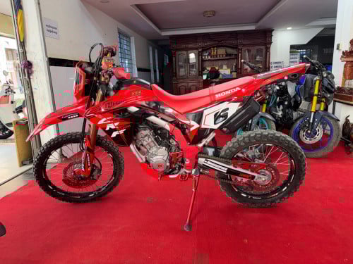 ម៉ូតូស្អាតខ្លាំង