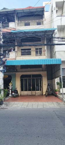 ផ្ទះអាជីវកម្មសំរាប់ជួលនៅទូលគោក