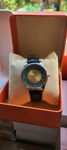 នាឡិកាម៉ូតស្អាតៗ