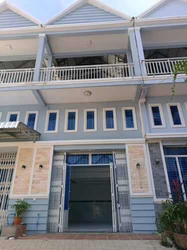 ផ្ទះល្វែងសម្រាប់លក់បន្ទាន់