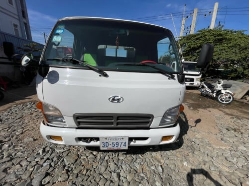 ហុីយុនដាយពីរតោនកន្លះឆ្នាំ02ម៉ាសុីនធំ ប្រអប់លេខធំ។