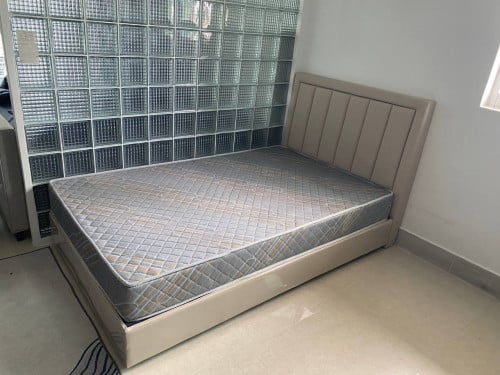 គ្រែខ្នាត 1.2m x 2m ថ្មី