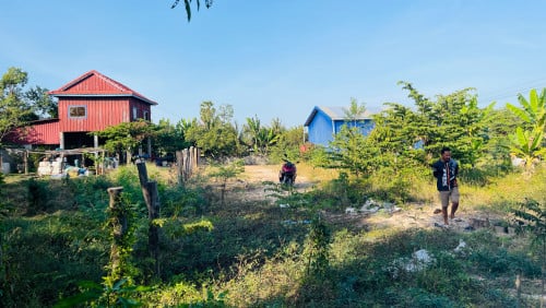 ដីលក់ខាត ម្ចាស់ផ្ទាល់ (ទំហំ 12m x 53m) ក្រុងពោធិ៏សាត់ ជិតបុរី ភួ ស៉ីណូ