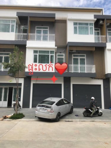 លក់សំណង់ថ្មីប្លង់សេ3សន្លឹកកន្លះលក់ប្រញ៉ាប់លុយ