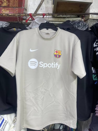 ខោអាវមនុស្សធំបុរសស្អាតស្អាត3.5$ គ្រប់ម៉ូត