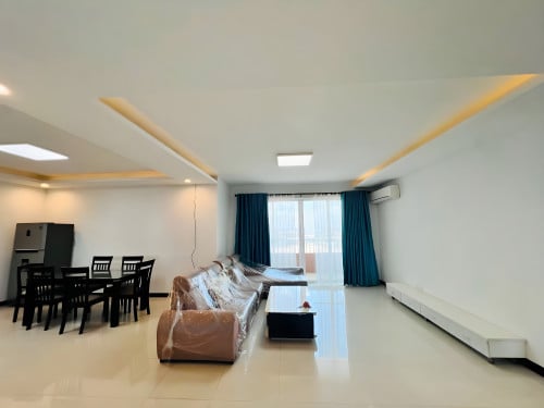 𝐅𝐨𝐫 𝐑𝐞𝐧𝐭: 3-Bedroom Apartment – Rose Condo or Rose Garden