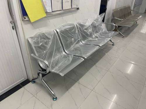 កៅអីរងចាំ 4កៅអី