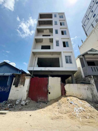 អគារលក់បន្ទាន់​ នៅផ្សារដេីមថ្កូវ (តម្លៃល្អខ្លាំង ពីមុនលក់តម្លៃ420,000$)