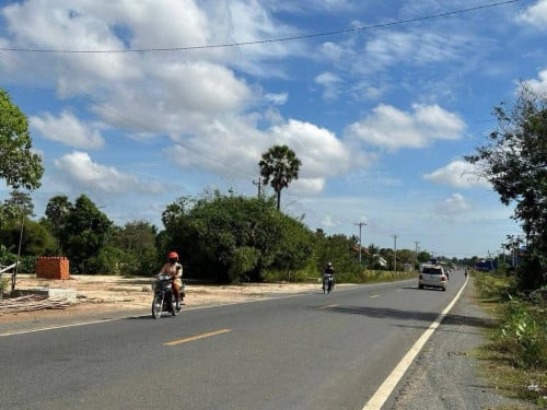 ដីលក់ ក្រោយផ្សារបាត់ដឹងផ្លូវ51