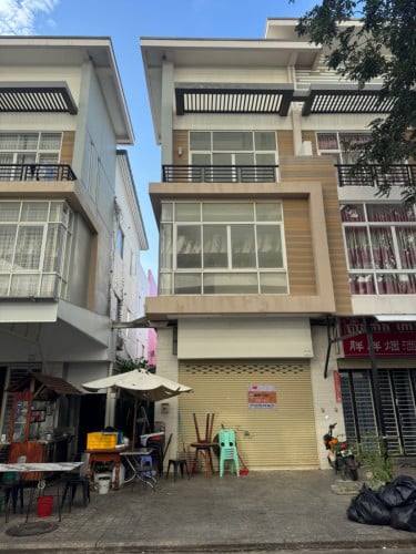 ផ្ទះនៅក្នុង បុរីប៉េងហួតបឹងស្នោ កំរោង 7