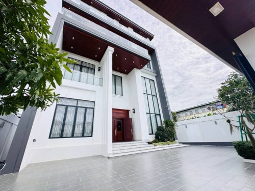 វីឡាទំនើប សម្រាប់លក់ & ជួល នៅសែនសុខ