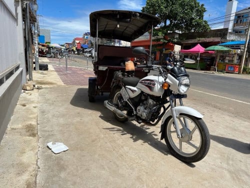 លក់ម៉ូតូ +  រ៉ឺម៉កកង់បី ម៉ូតូ Bajaj Boxer BM 150 ឆ្នាំ 2017