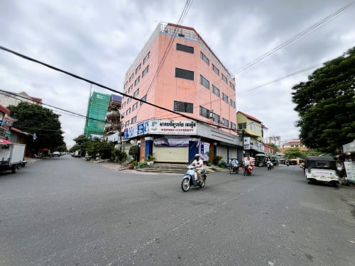 អគារសម្រាប់ជួលនៅទួលស្វាយព្រៃ / Building for Rent at Toul Svay Prey.