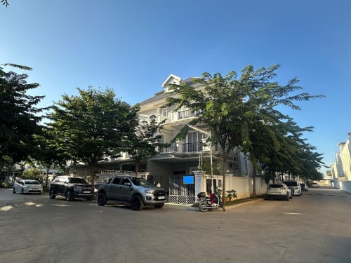 ផ្ទះសំរាប់ជួល សំភារះពេញ/full equipment