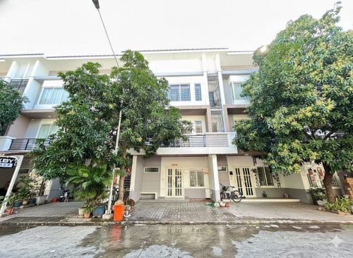 វីឡា LA សម្រាប់ជួល | Villa LA for Rent