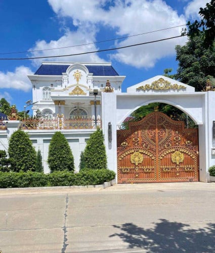 🏠វីឡាប្រណិតមានអាងហែលទឹក សម្រាប់ជួលនៅជិតផ្លូវជាតិលេខ1 សង្កាត់ព្រែកឯង