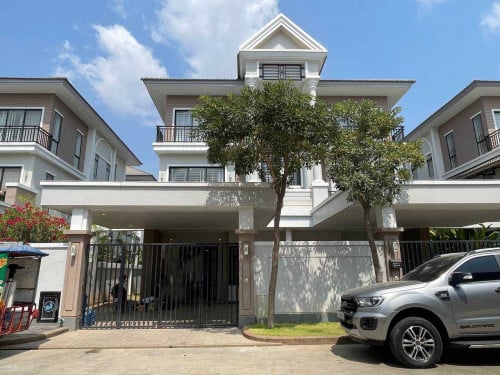 🏠វីឡាភ្លោះAសម្រាប់លក់ នៅបុរីប៉េងហួតដឹស្តាមេរាហ្គាដិន 50ម៉ែត្រ