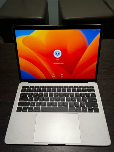 💻 MacBook Pro 2017 13.3 inch | Non- Touch Bar | Price $2XX