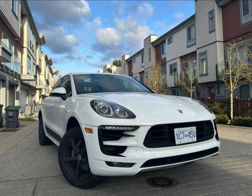 2015 Porsche Macan S full Option