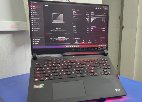 Asus ROG Strix Scar G733QM តម្លៃ: 829$ ចរចារបាន