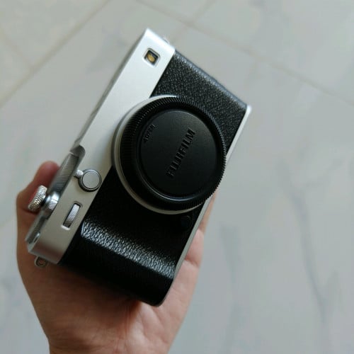 Fujifilm XE-5 new 99.9%
