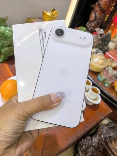 IP17 Air ថ្ម100% LL/A 256GB =839$មានគ្រឿងស៊ីនទាំងអស់