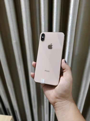 iPhone Xs max 64g ស្អាត98% សានុំហ្សីន ដូរថ្មហើយ