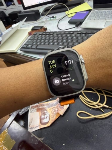 iWatch Ultra 1 ស្អាត 98 សាណុំ ថ្ម 88%មានខ្សែសាកហ្សុីន