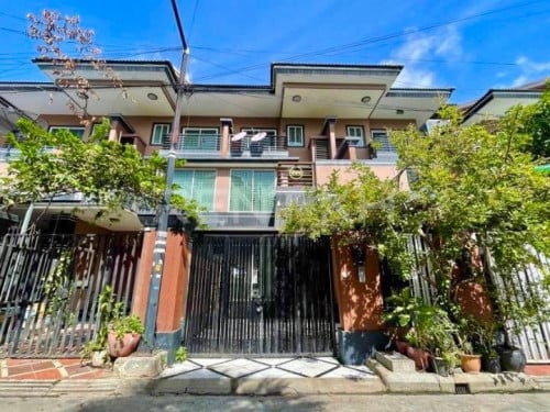 Link house for rent at Teuk Thla Sensok