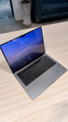 Macbook Pro M3 14 inch 8GB RAM/ 512GB SSD