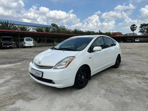Prius 08 half
