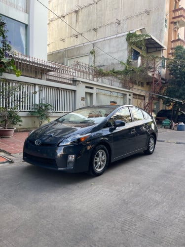 Prius 2010 Option 2 up 3 តម្លៃល្អ