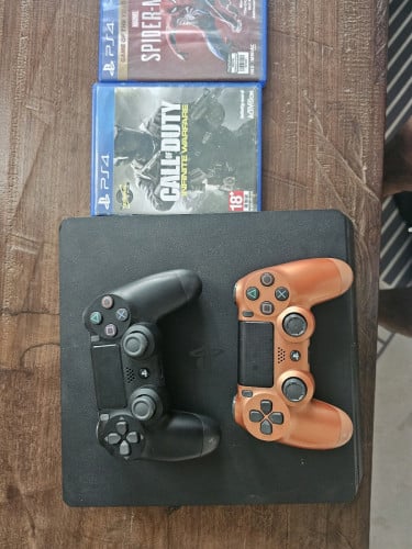 PS4 slim 500G with 2 Controller & 3 Games
