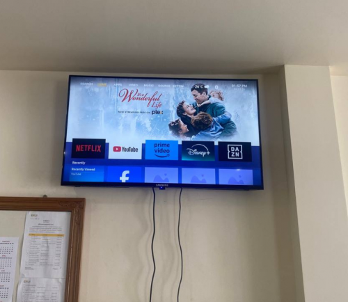 Samsung smart TV 46 inch crystal