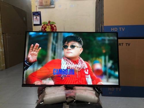 Samsung Smart TV 32 inch crystal