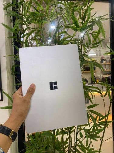 Surface Laptop GO Secondhand 99% From Australia 399$