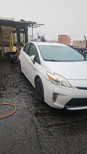 Toyota Prius 2013 Option 3 ខាងក្នុងលឿង កប៉ាល់​អែបច្រាំង​18.01.2026