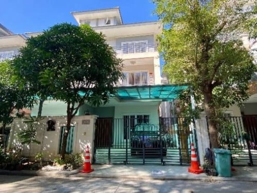 Twin Villa for rent near street 2004