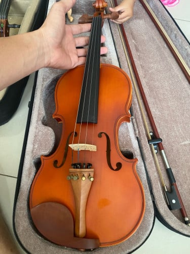 Violins 🎻 for sale. Size 4/4Model JH-08 +ខ្នើយ. ME-044.