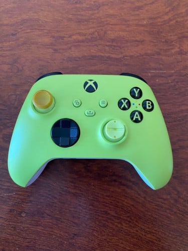 Xbox Wireless Controller – Series X|S (9th Gen) Original