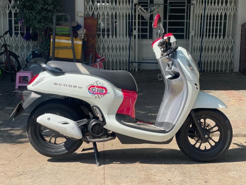 ម៉ូតូស្អាតលក់ធូ