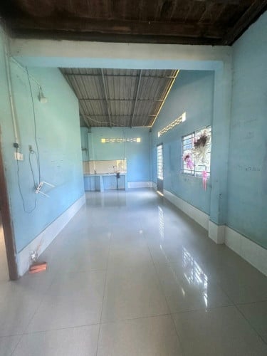 ផ្ទះជួលនៅផ្លូវវាងក្រុងកំពត ស្ងប់ស្ងាត់និងសុវត្ថិភាពល្អ